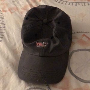 Vineyard vines hat!